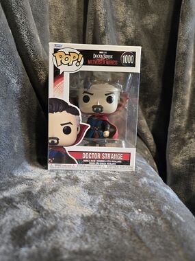 Funko Pop! Marvel: Doctor Strange (Red & Blue Classic Outfit) Vinyl Figure